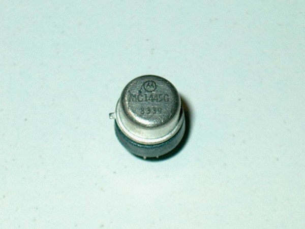 MC1445G - Ic Baustein Gate-Controlled Two Channal Input Wideband Amplifier (603)