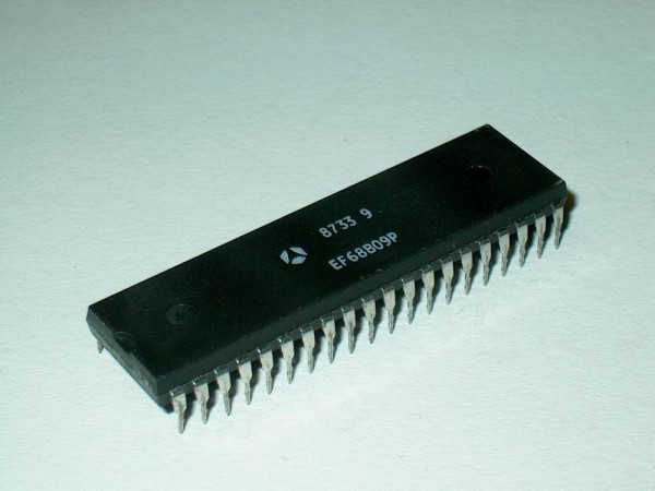 68B09P DIP40 - Ic Baustein Microprozessor CPU 8 BIT