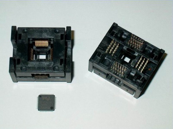LQFP64 - Yamaichi IC-Testsockel 64pol. Maß 17x35x30mm