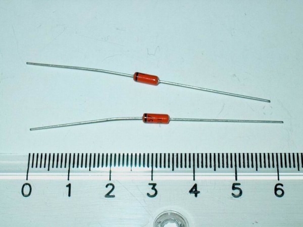 1N3157RT - 3 Stück Diode 8.4V -20 +85°C Temp. Comp. Zener Reference DO35