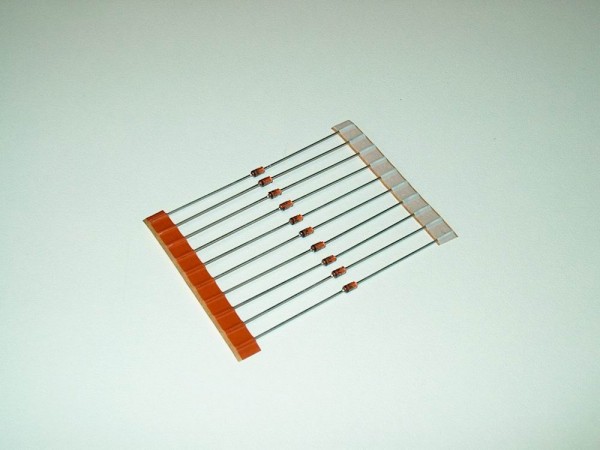 ZPD10V - 10 Stück Zener Diode 10V 500mW 85°C BZX