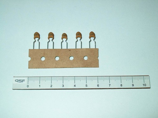 KER016 - 10 Stück Kerko 15pF Kondensator Keramik 5x6mm RM5 63V Gurt