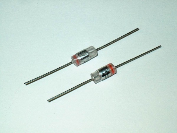 SFX047 - 10 Stück Styroflex Kondensator 47pF 4,5x10mm 160V Axial Siemens