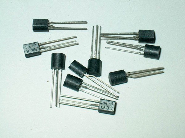 BC547B - 10 Stück Transistor NPN 50V 0,1A 0,5W TO92