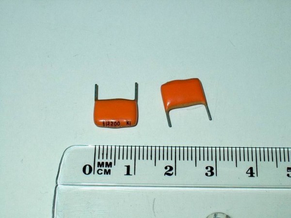 KFB223 - 10 Stück Kondensator Folie 2,2nF RM10 400V Folie 2200pF 9x13x4mm RT