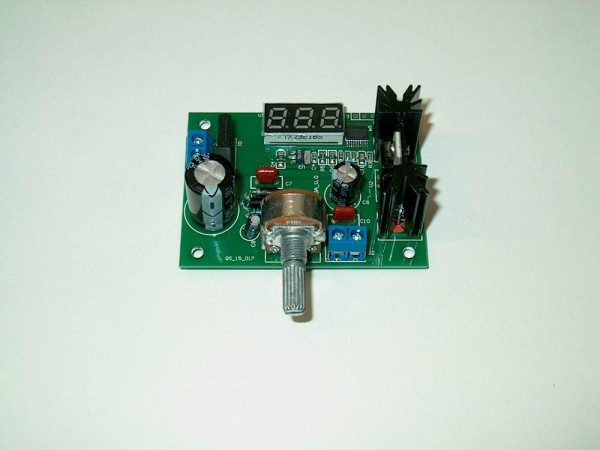 M801 - Spannungsregler In AC/DC 5-30V Out 1,2-26V 2A LED Anzeige Fertigmodul