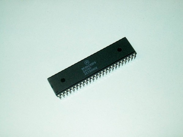 MC68230P8 DIP48 - Ic Baustein PARALLEL INTERFACE/TIMER Original Motorola