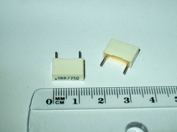 KFB370 - 10 Stück Kondensator Folie 68nF RM10 250V 0,068uF 9x13x4mm J